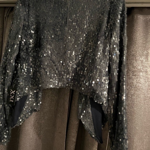 Large,NWT, Grey blue sequin coat. Open &each front side dips down intentionally. - Picture 5 of 8